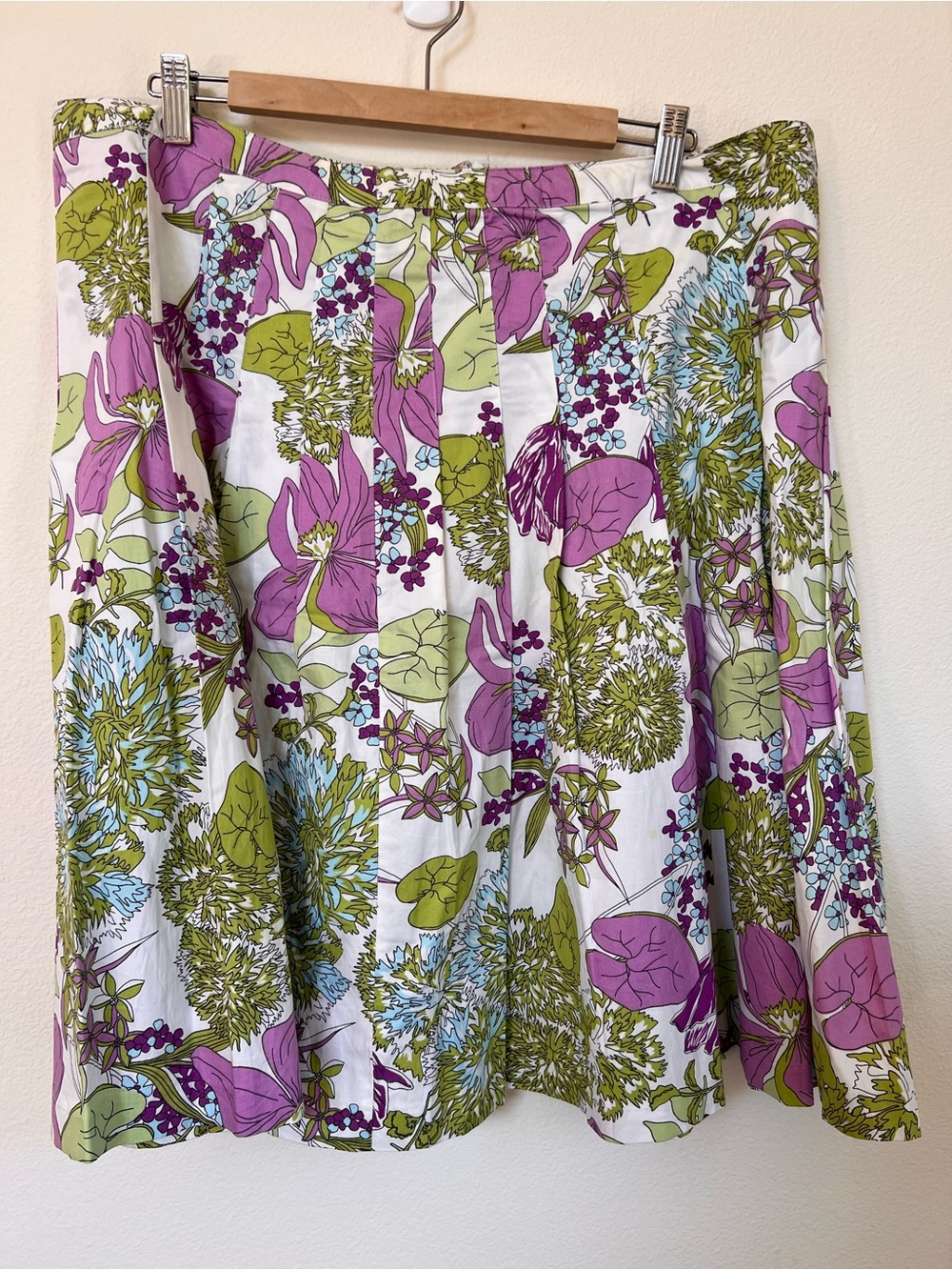 Mossimo Supply Co. A-Line Floral Skirt in White, Purple & Green